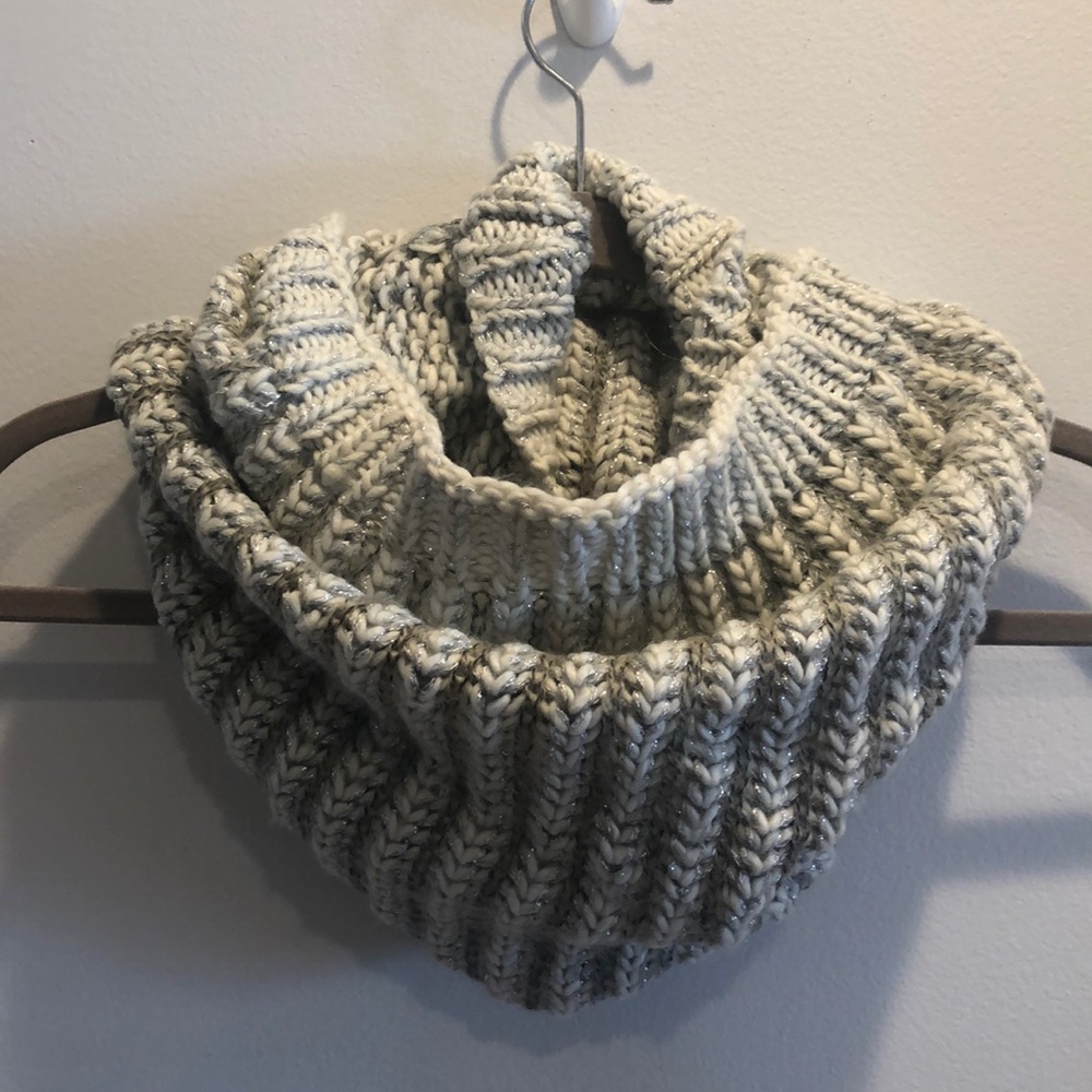 Infinity scarf